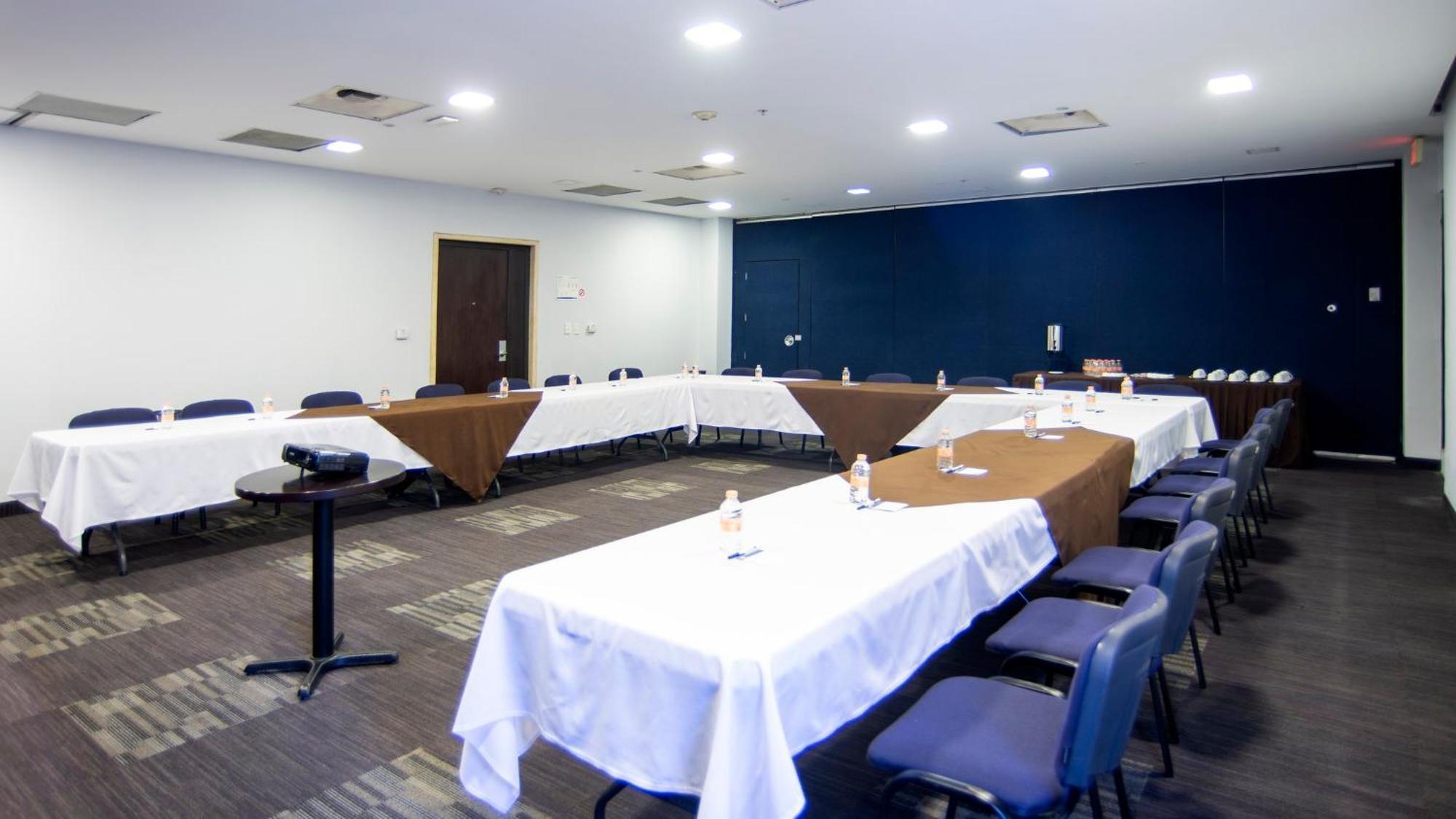 Holiday Inn Express Mexico Santa Fe By Ihg Exterior photo
