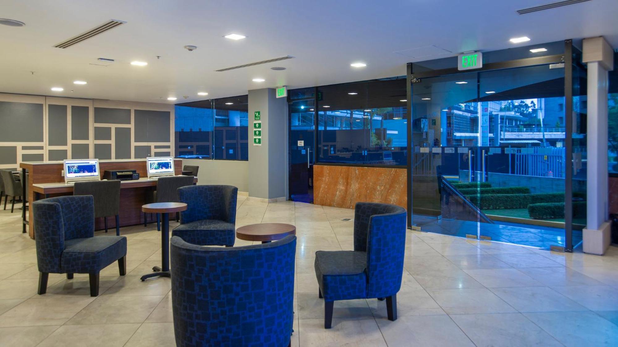 Holiday Inn Express Mexico Santa Fe By Ihg Exterior photo