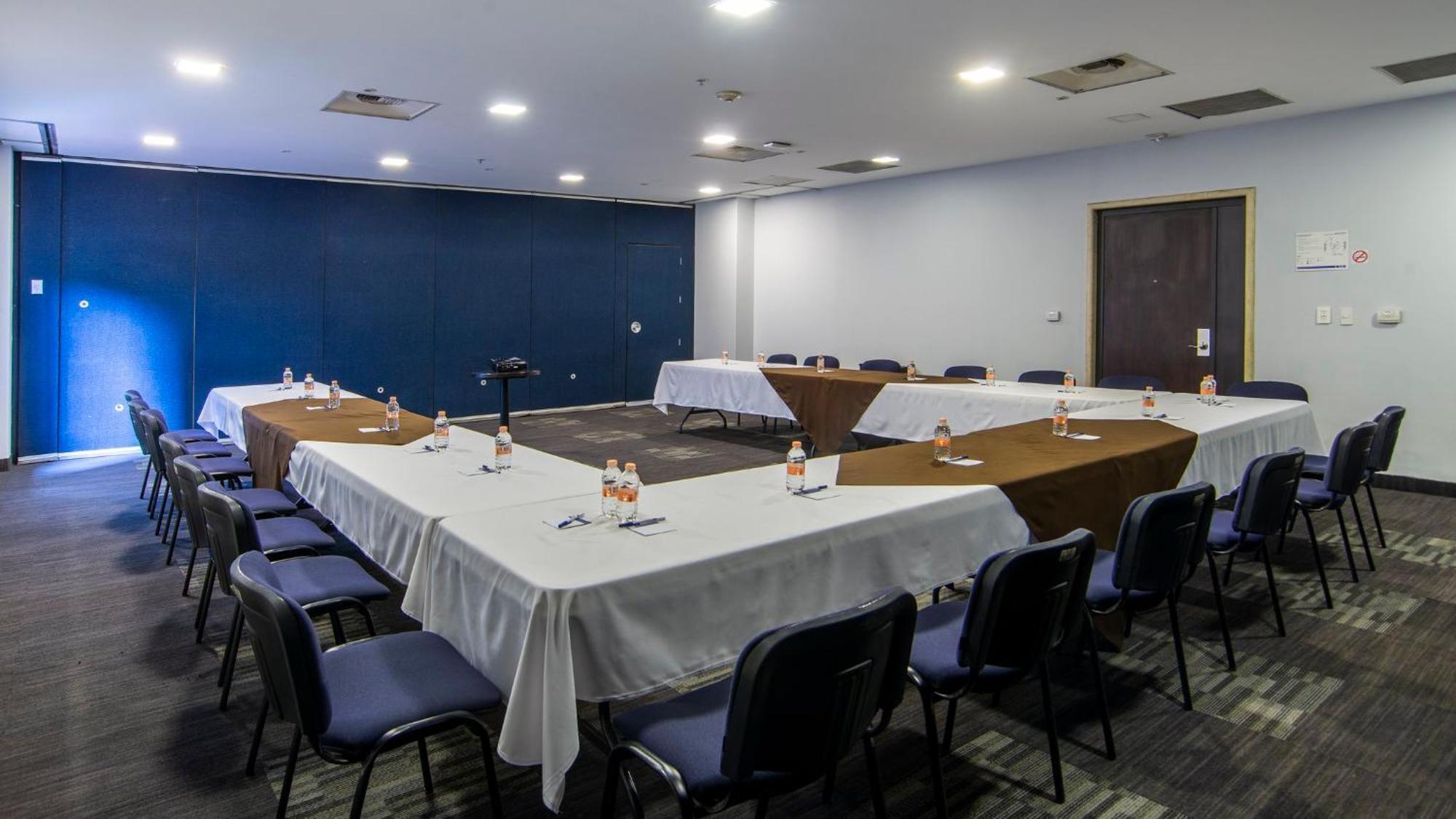 Holiday Inn Express Mexico Santa Fe By Ihg Exterior photo